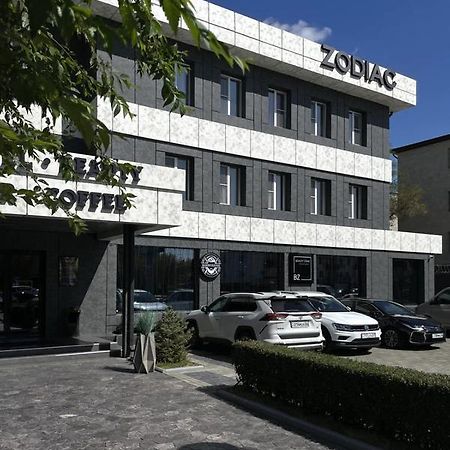 Zodiac Hotel Atyrau Luaran gambar